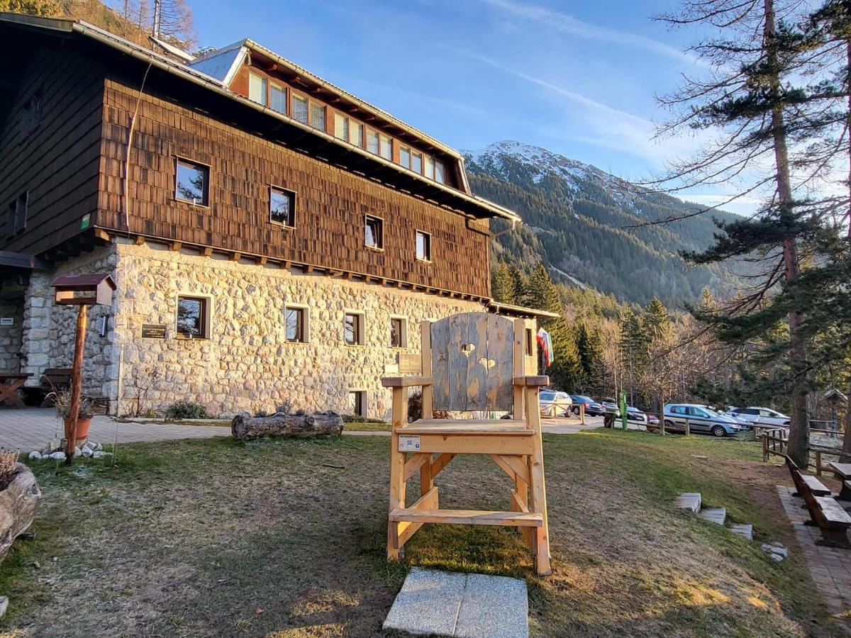 Hostel Valvasorjev Dom Pod Stolom Zirovnica Zewnętrze zdjęcie